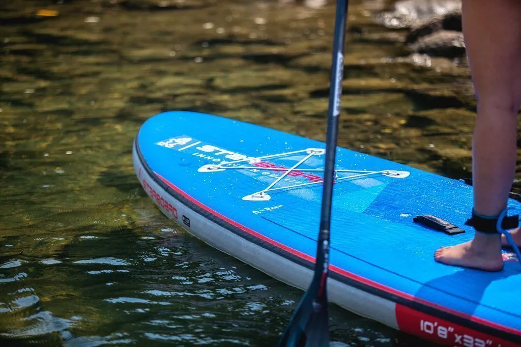 Надувная SUP доска Starboard iGO Deluxe Dc 10'8"х33"х6" (2022/2023) вид 14