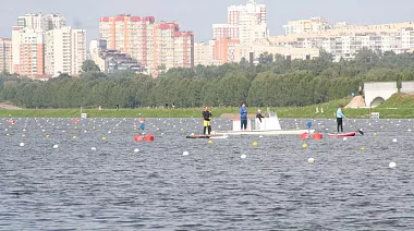 Cоревнования по SUP на Гребном канале в Москве