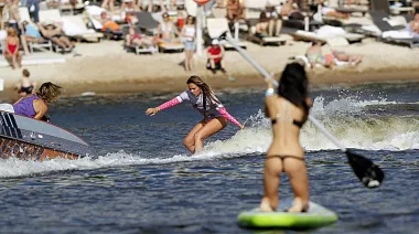 SUP-зона на wake-фестивале European Wakesurf Tour 2015 (Санкт-Петербург)
