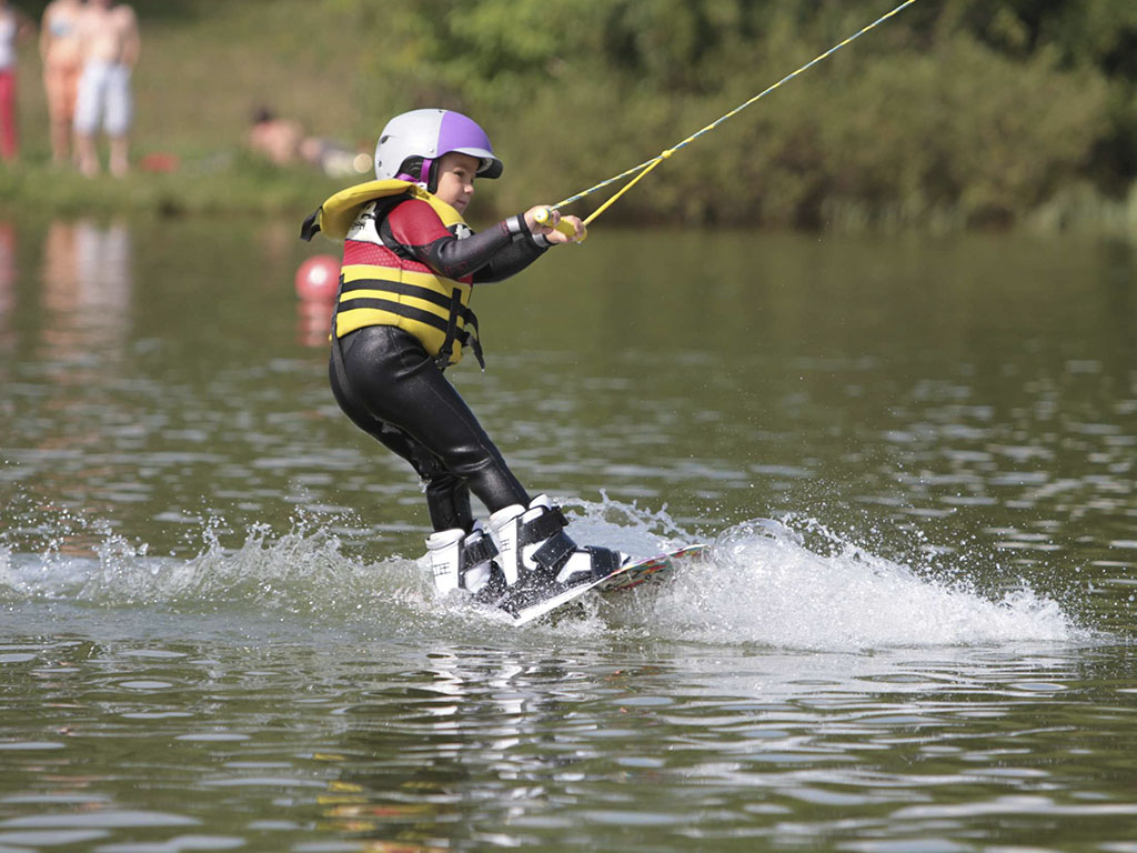 Детский спасательный жилет для водных видов спорта