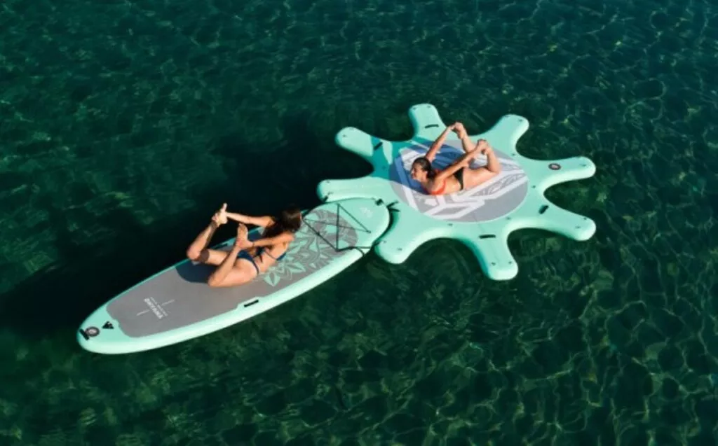 Йога на сапе Aqua Marina 9'6" Fitness YOGA DOCK Йога на сапборде Aqua Marina 9'6" Fitness YOGA DOCK
